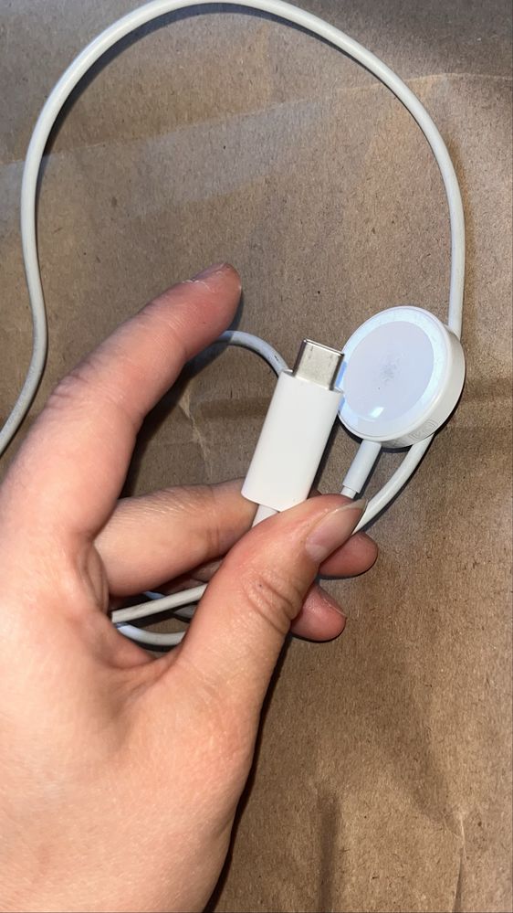 Продаётся IPHONE 13+APPLE WATCH . Телефон и часы в хорошем состоянии .
