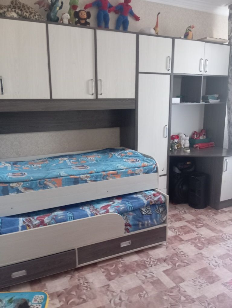 Продам детский гарнитур..