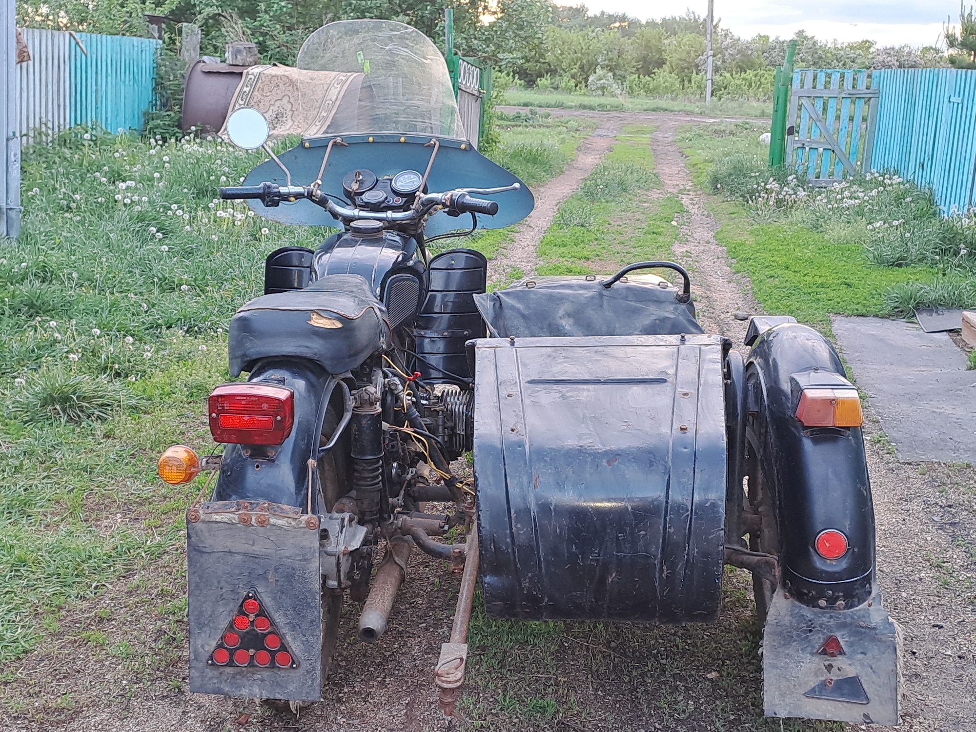 Продам мотоцикл днепр 11
