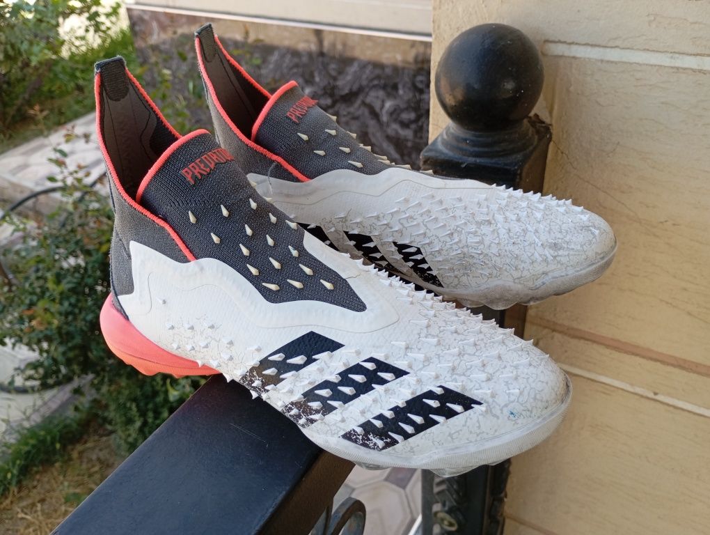 Сороконожки adidas predator