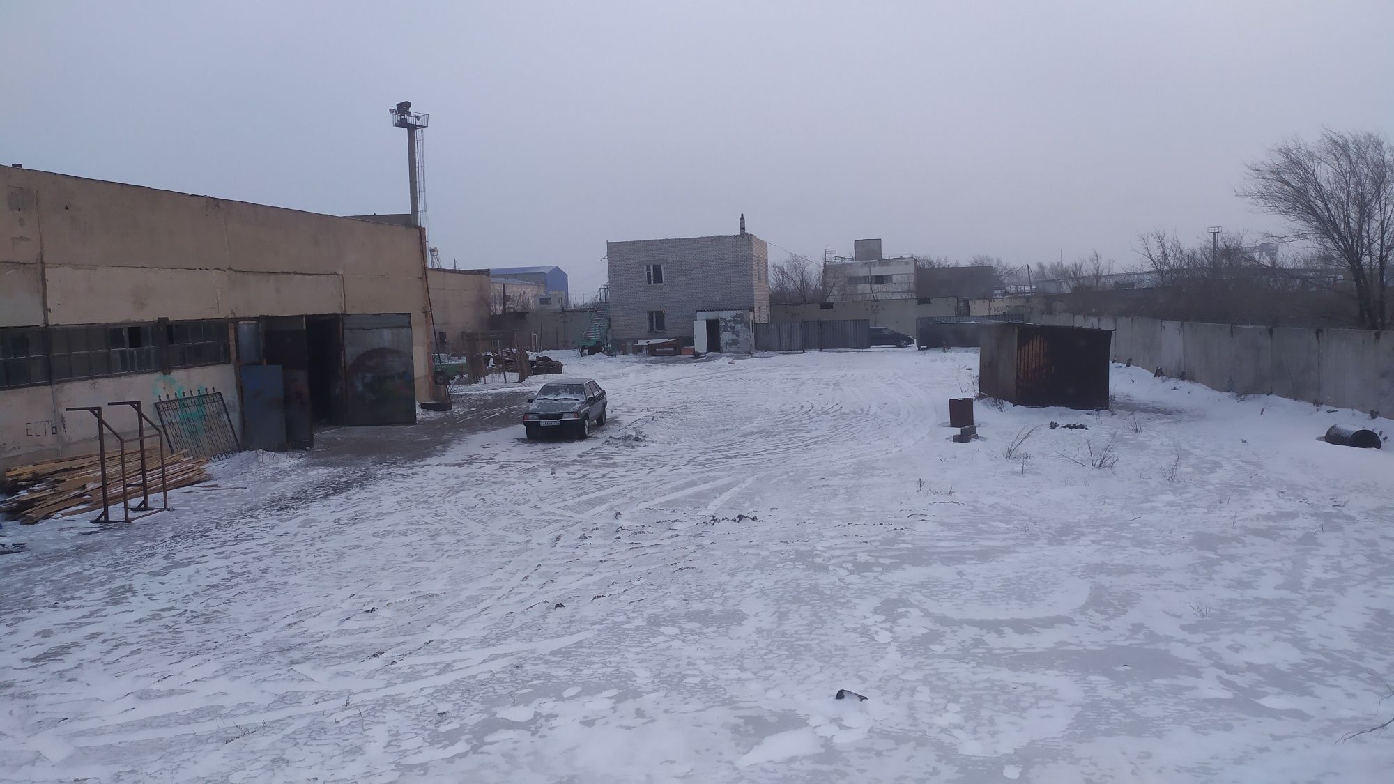 Пром.База\Бокс\Цех (Конаева - Ауезова), офисное зд. с прилег.террит.