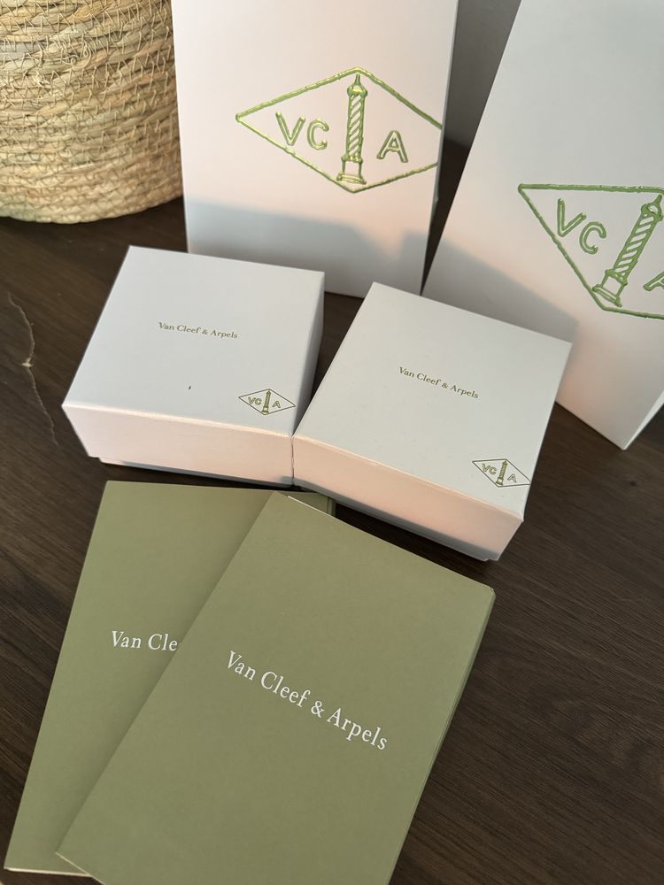 Коробки Van Cleef