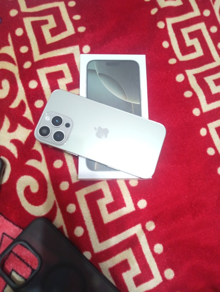 iPhone 16 pro maks