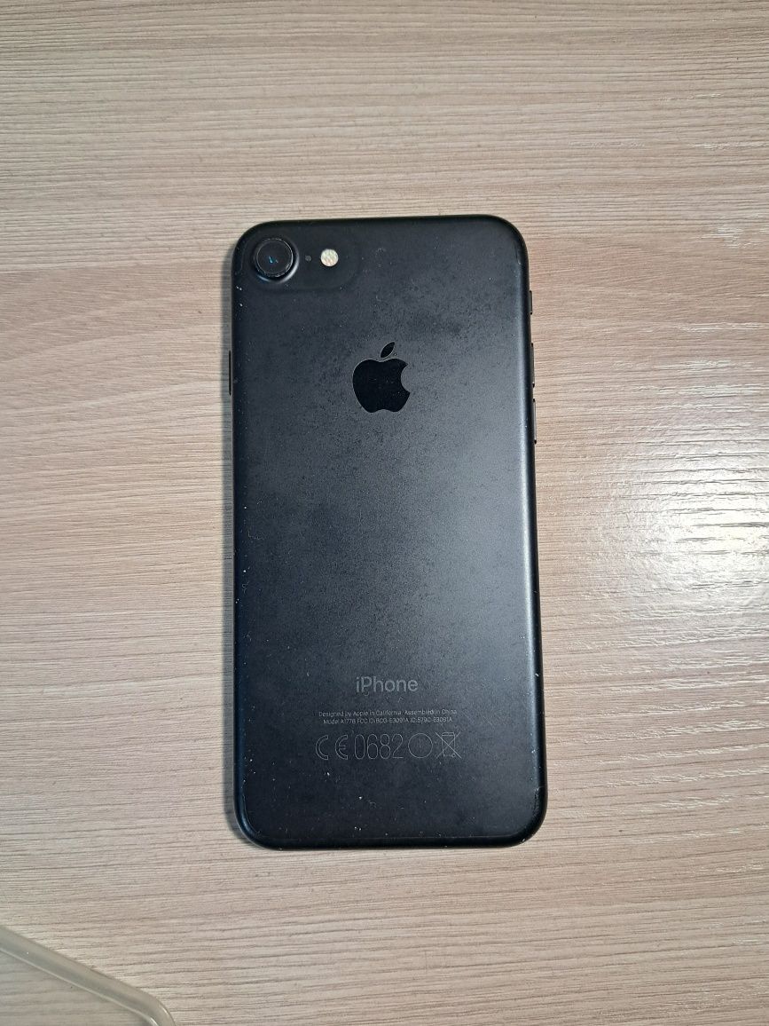 Продам Iphone 7 128gb
