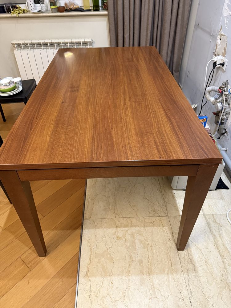 продам стол и стулья 8 штук