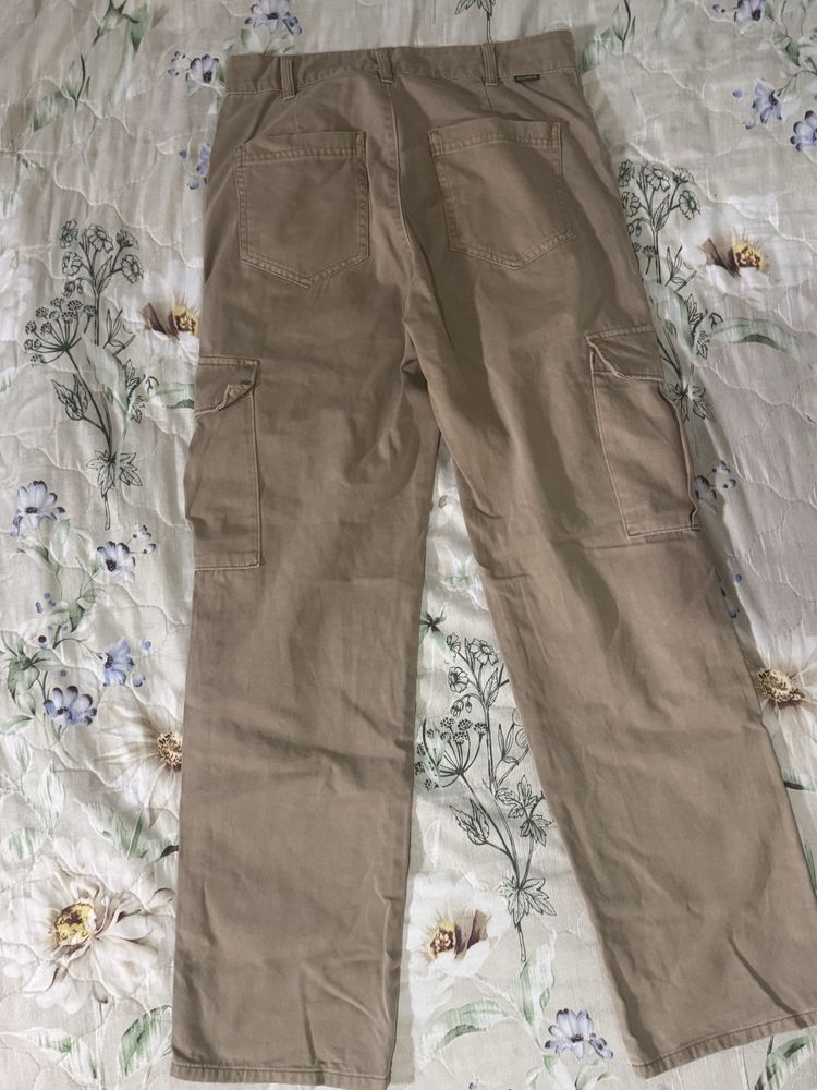 Брюки Карго от бренда Pull&Bear