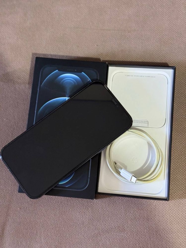 Iphone 12pro Max в отличном состоянии