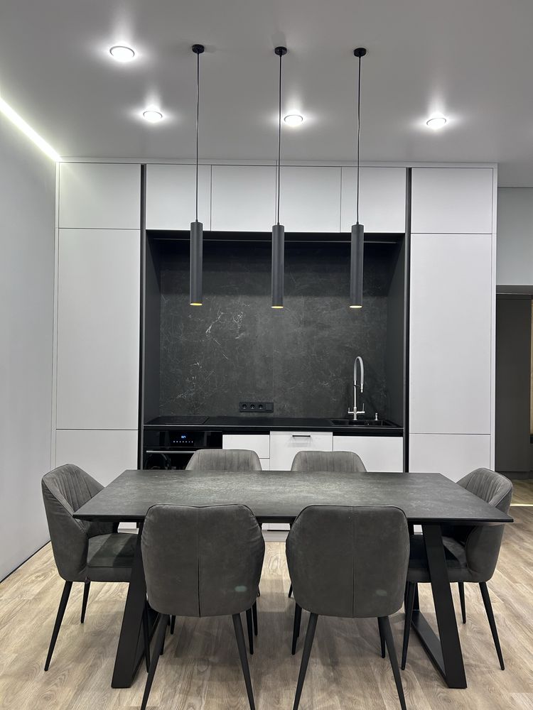 Продаю стол керамогранит 180х90 бренд Rooms