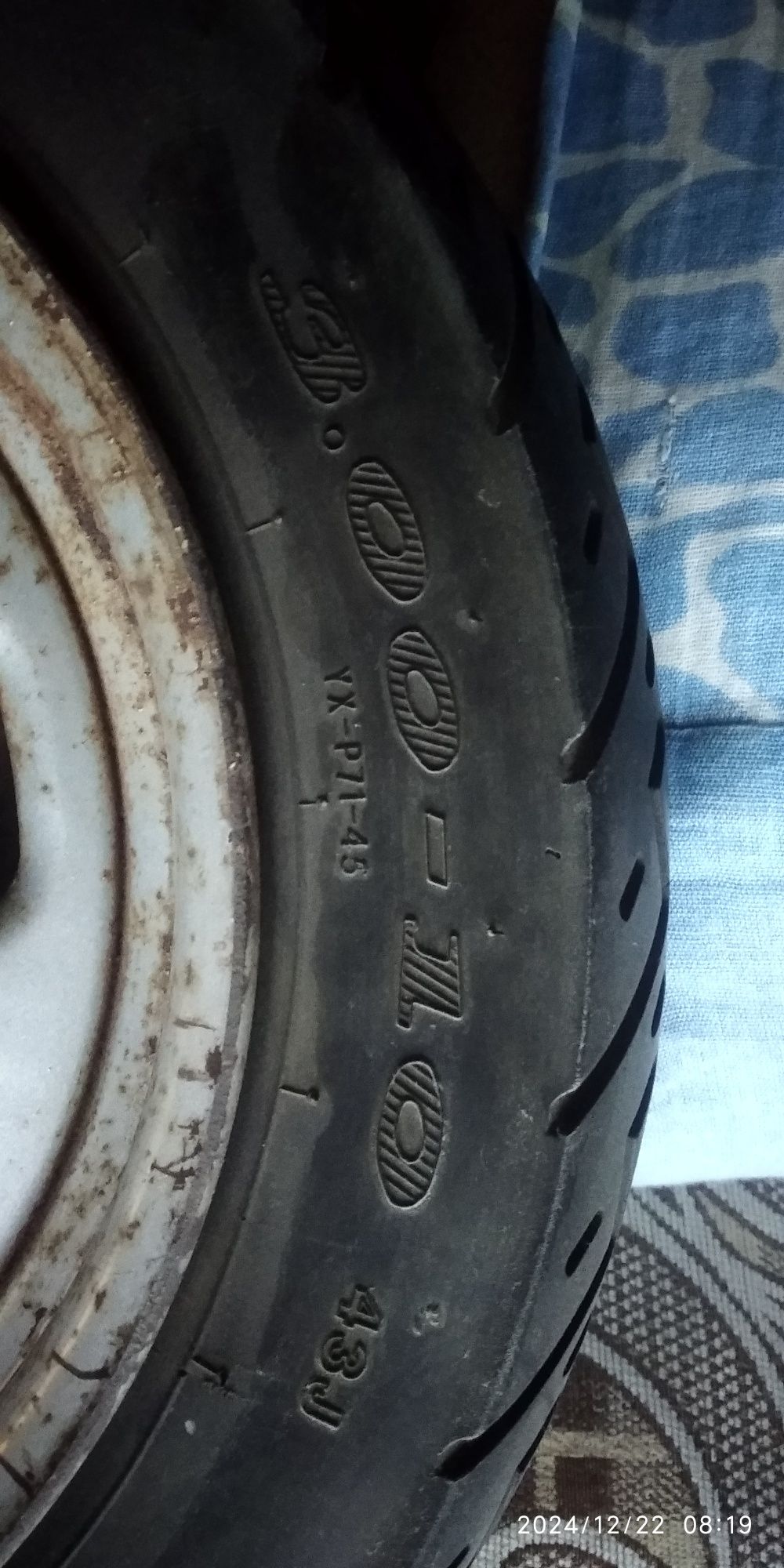 продам задние  колесо  на  скутер !