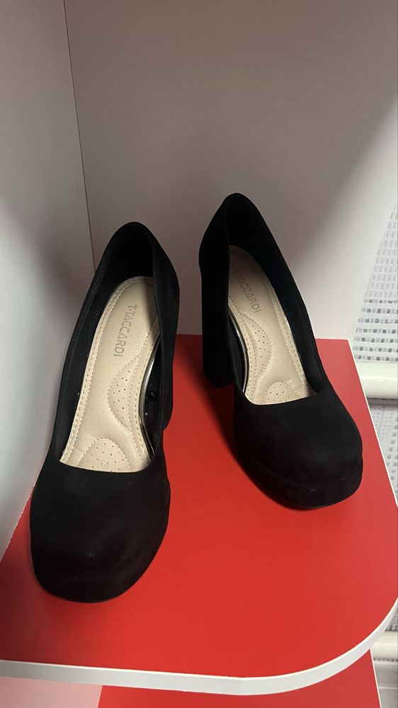 Продам туфли классические