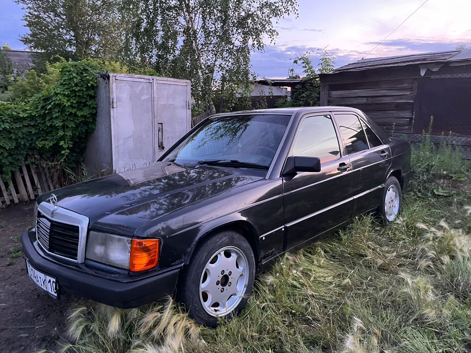 Продаем Мерседес 190