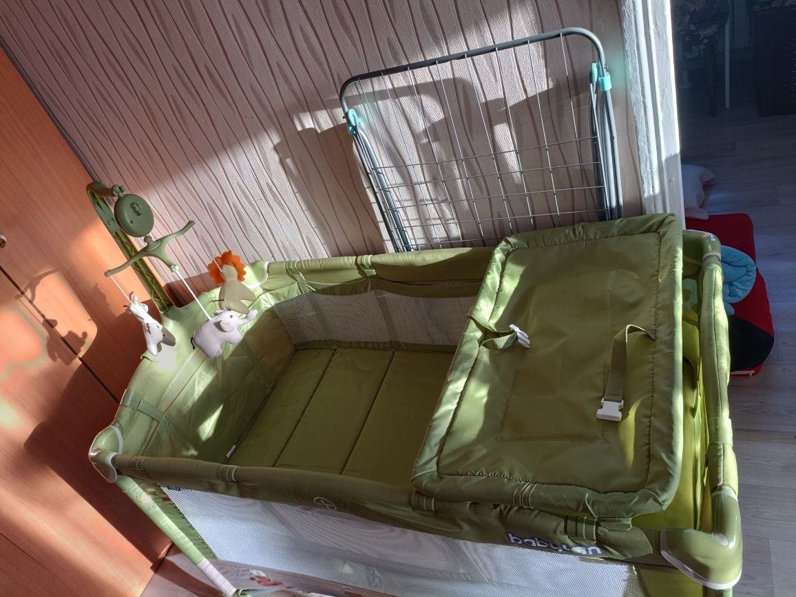 Продам детскую кроватку манеж