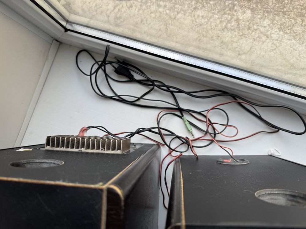 Продам колонки microlab