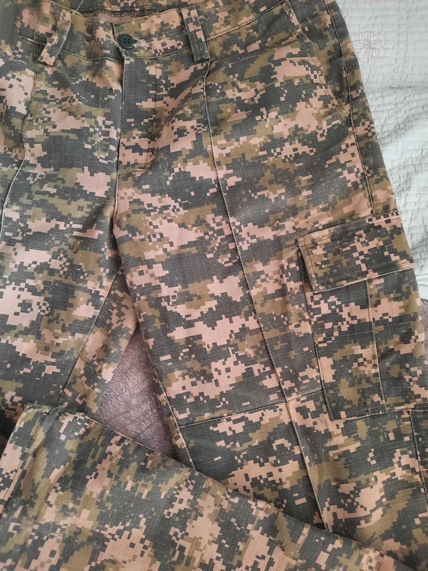 Продам костюм военный 7000