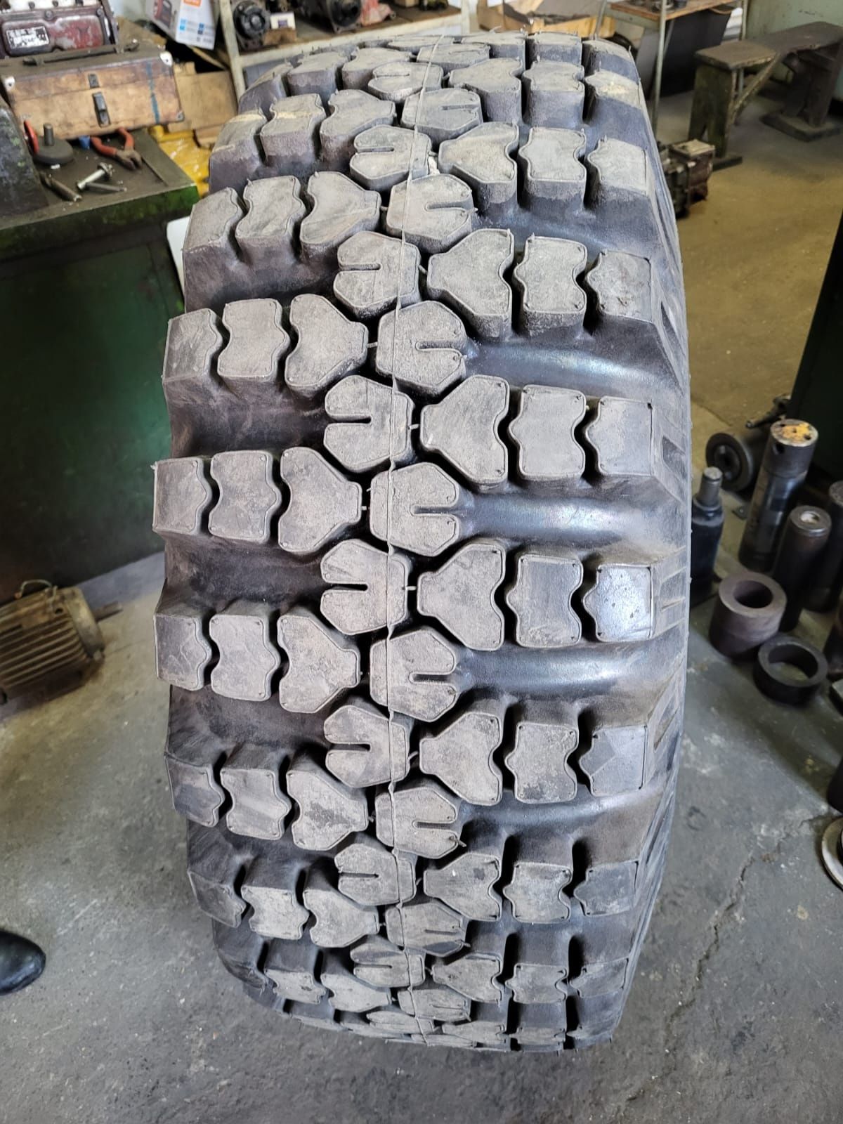 Продам  шины Наташка Omskshina 1100/400-533, 0-47А