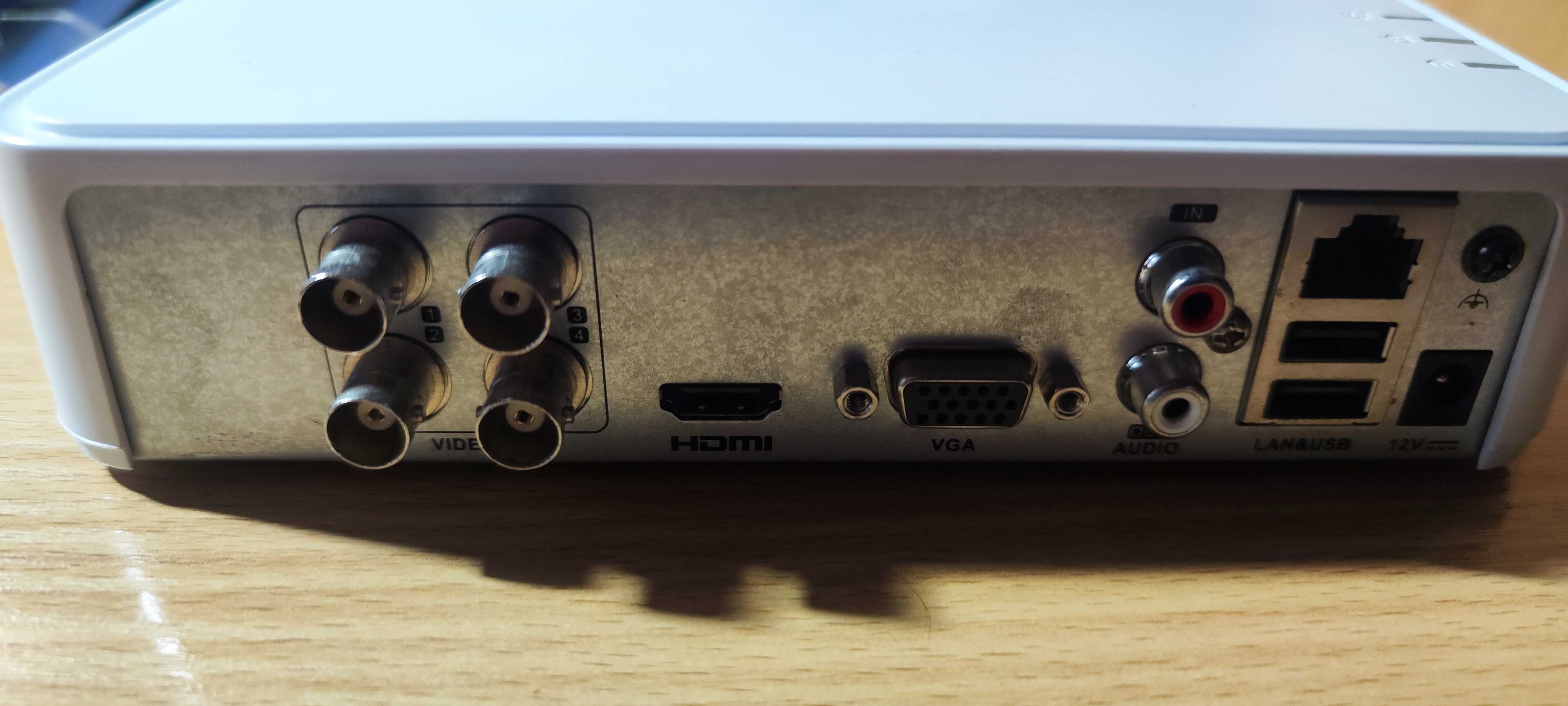 Видеорегистратор Turbo HD Hikvision DS-7104HGHI-F1