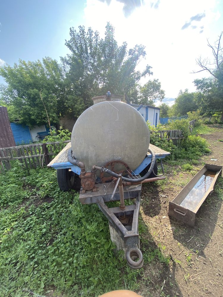 Продам емкость на колесах + передний мост на Т40 с колесами