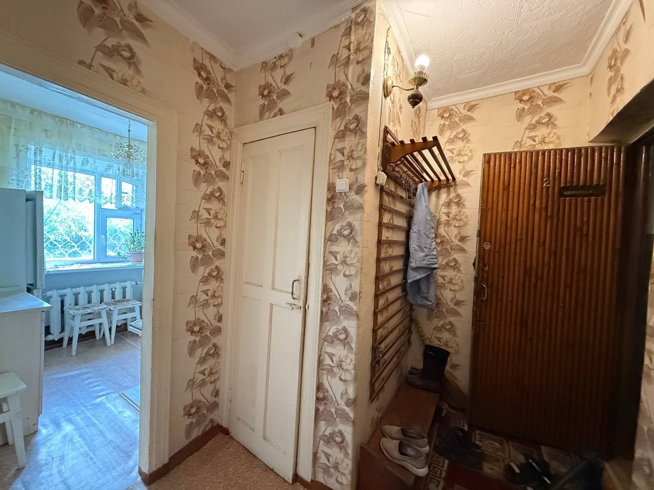 Продаётся 2х комнатная в блочном доме пр. Сатпаева 58 на 1 этаже