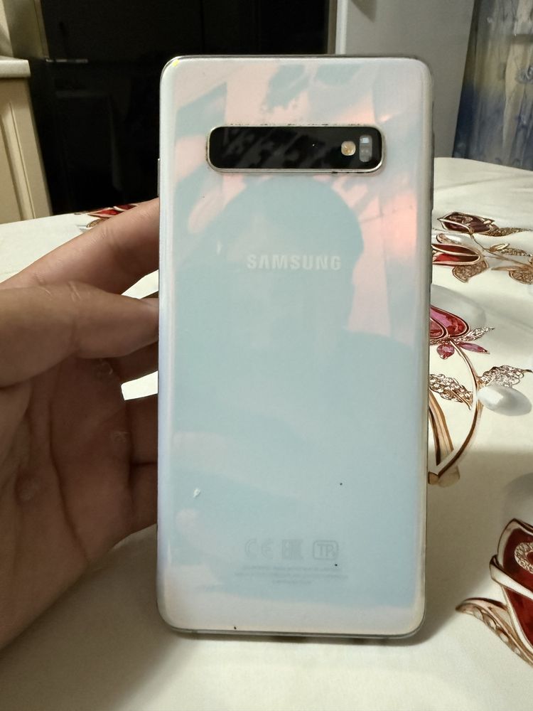 S10 samsung в хорошем  состоянии