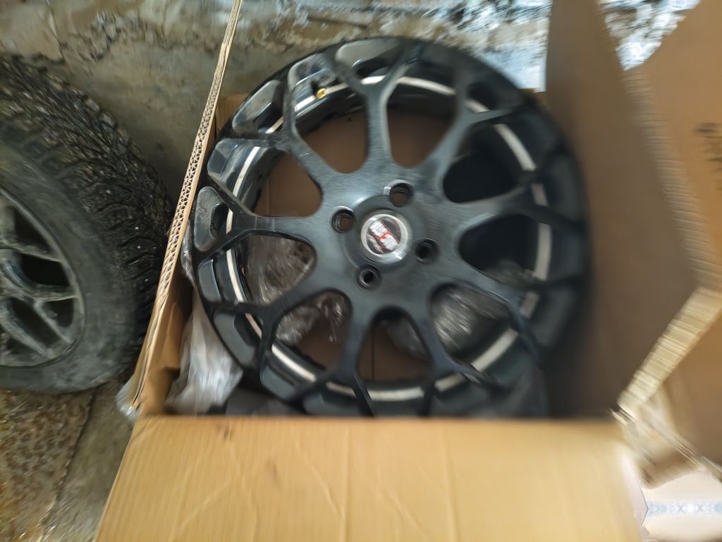 Продам диски комплект Alkasta m34, R16 Dia60.1, j6.5, et38 сверловка 4