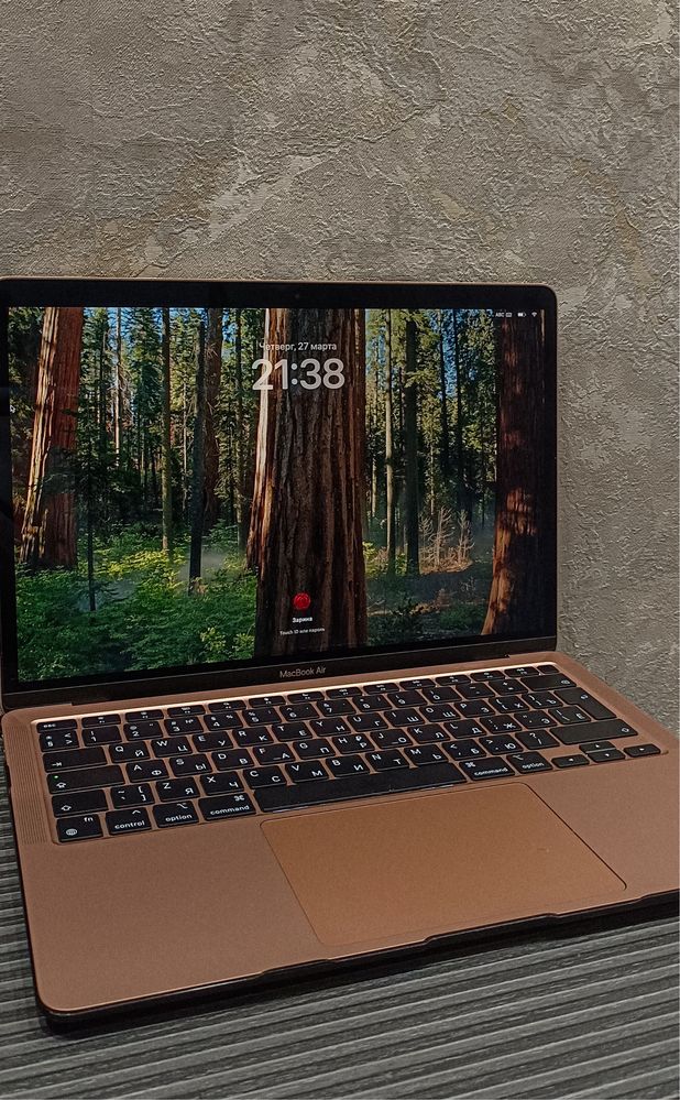 MacBook air 13 m1  в идеальном состоянии