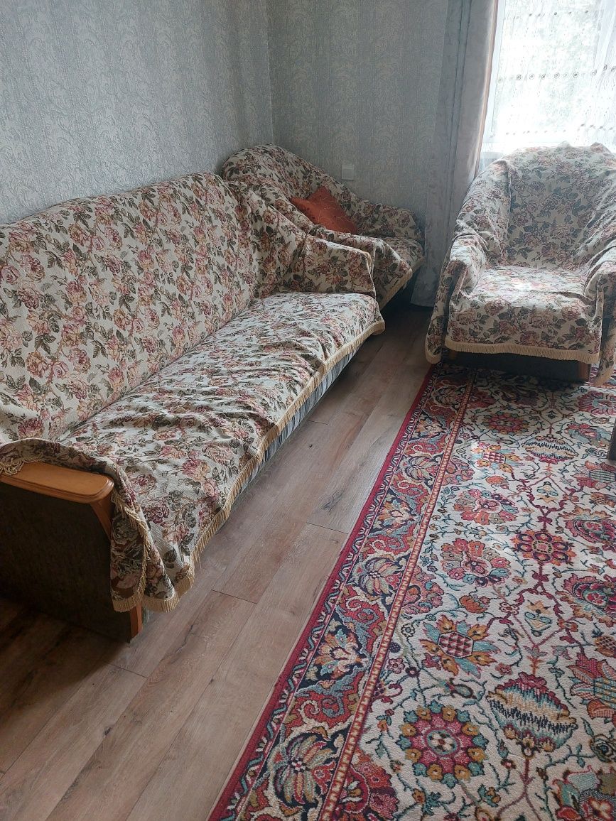 Мягкий уголок, Россия. БОРОВИЧИ. ДИВАН И 2 КРЕСЛА. Гобелены отдельно.