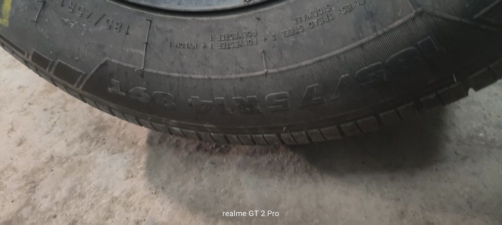 Продам заводские железные диски с шинами от Кобальт на R14.