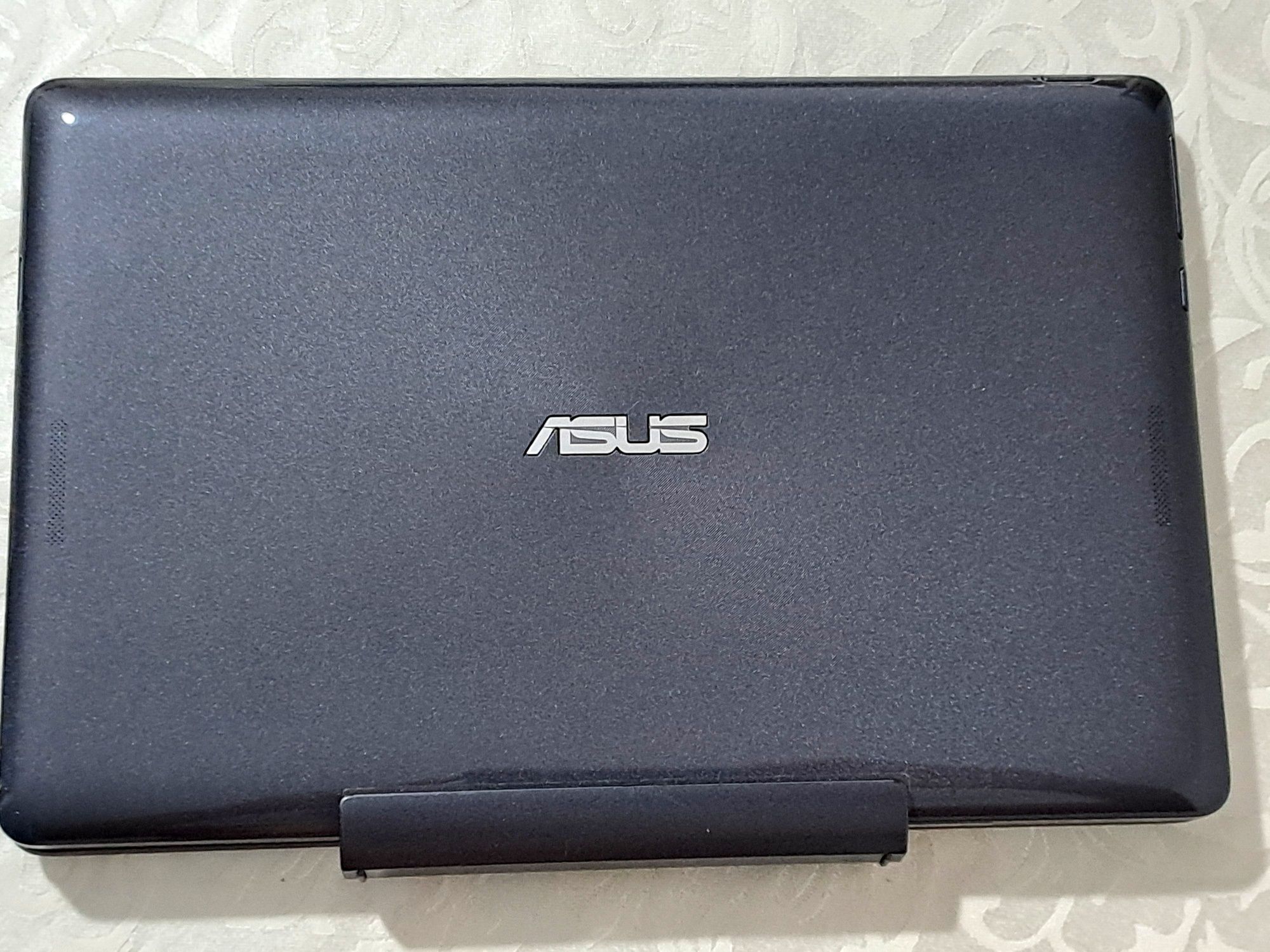 Продается трансформер 2в1 сенсорный нетбук-планшет Asus/ОЗУ2Gb/SSD64Gb
