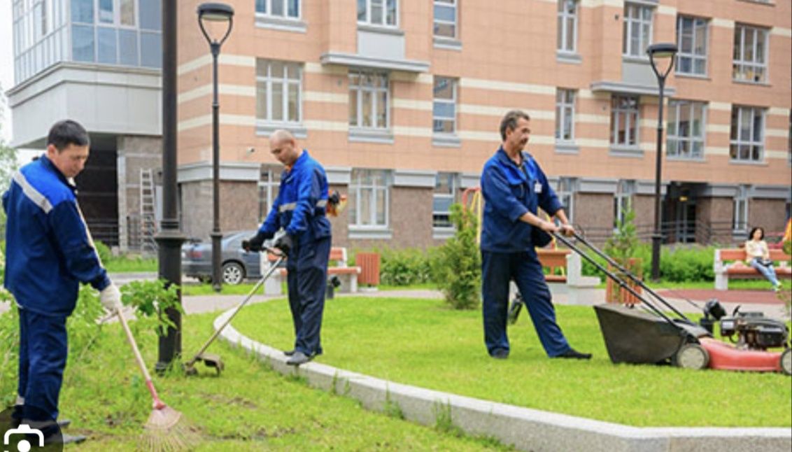 Уборка территории,прополка огородов дач