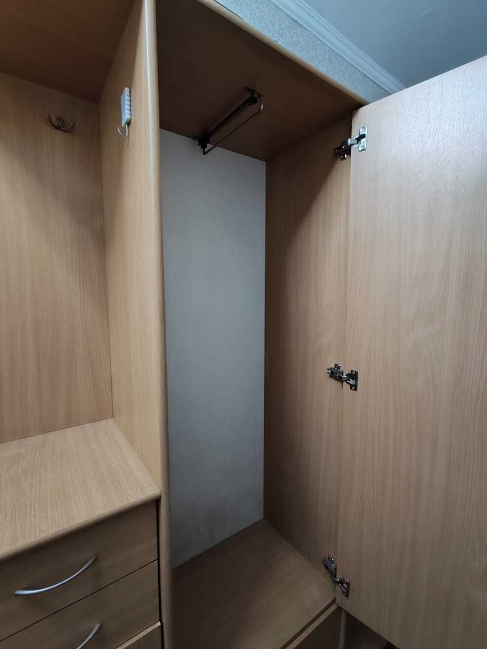 Шкаф для прихожей