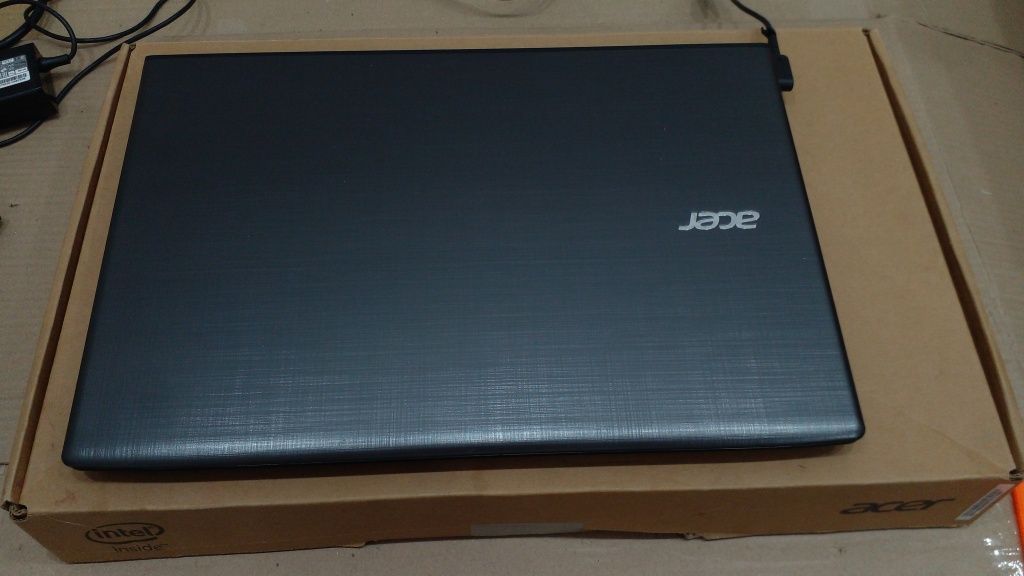 СРОЧНО!Ноутбук игровой ACER, SSD256gb+1Tb HDD+6gb ОЗУ