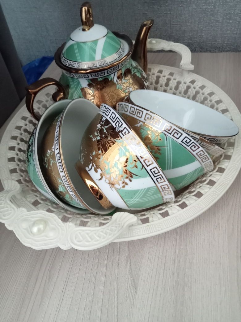 Продам сервиз чайный