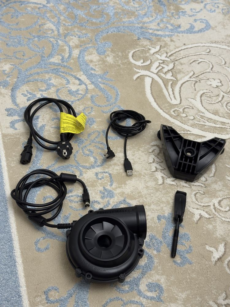 Игровой руль Thrustmaster T-GT II идеальном состояние