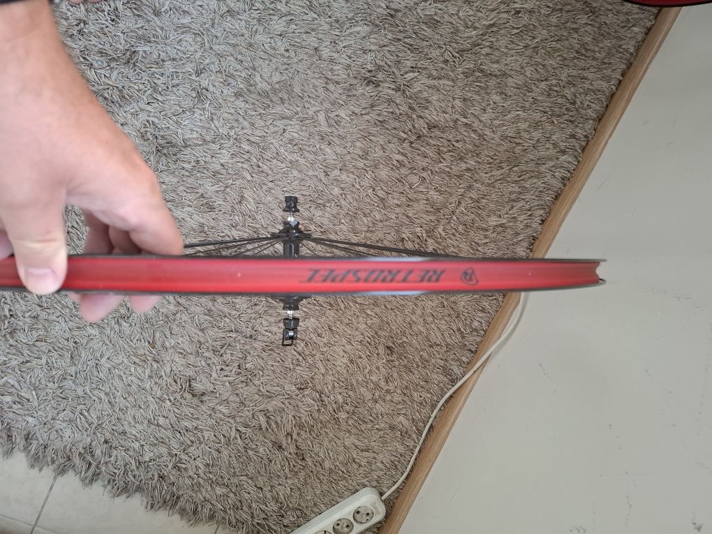 Продаю новые шоссейные колёса Retrospec (700C)