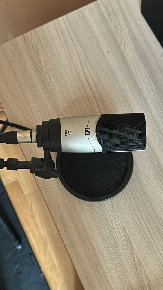 Продам микрофон Sennheiser MK 4 серебристый