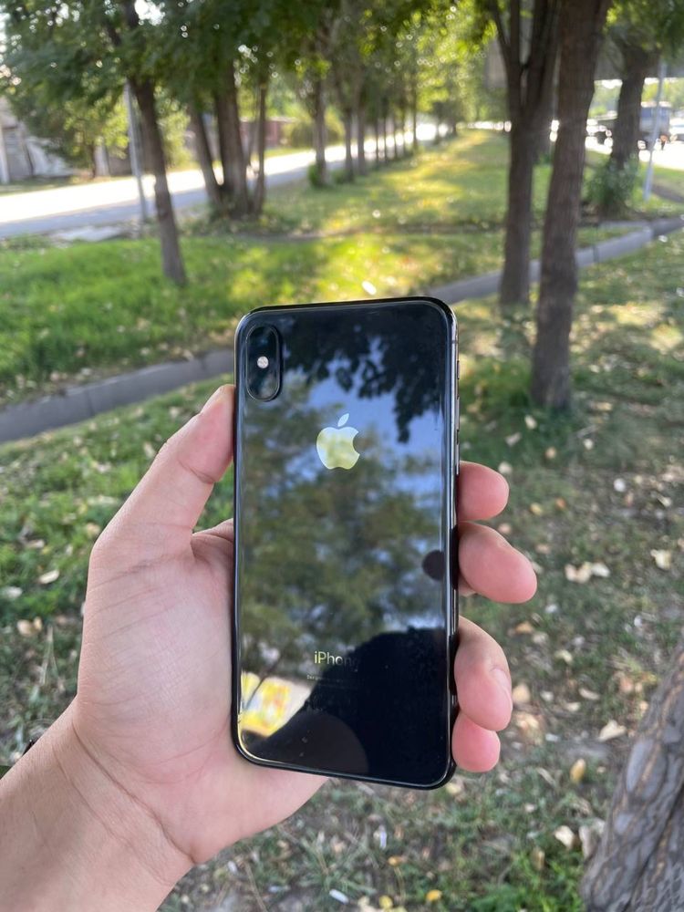 iPhone xR в хорошем состояние