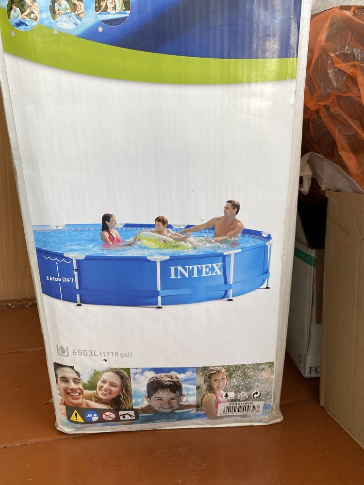 Каркасный бассейн INTEX 3.7м +тент