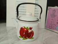 Продам чайник эмалированный 2 л