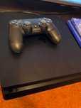 Продам PlayStation 4