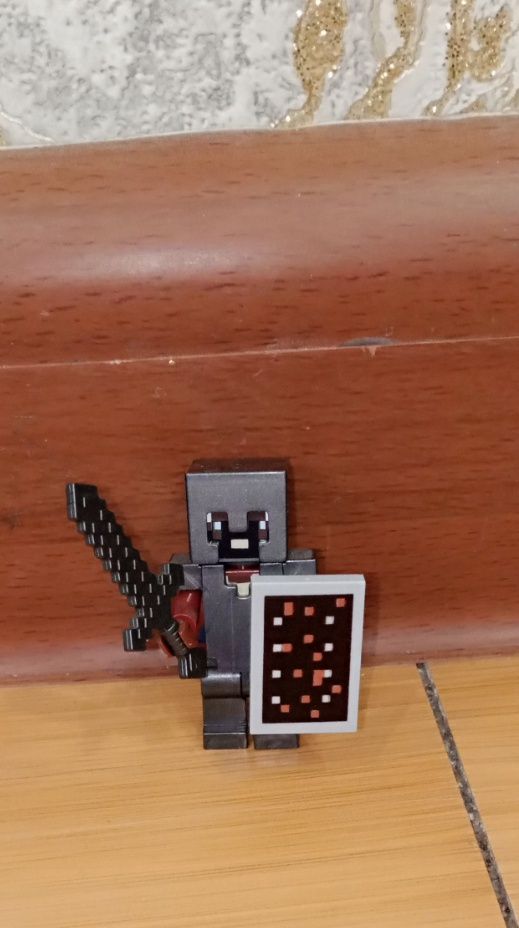 Продам Lego Minecraft The Deep Dark Battle оригинал