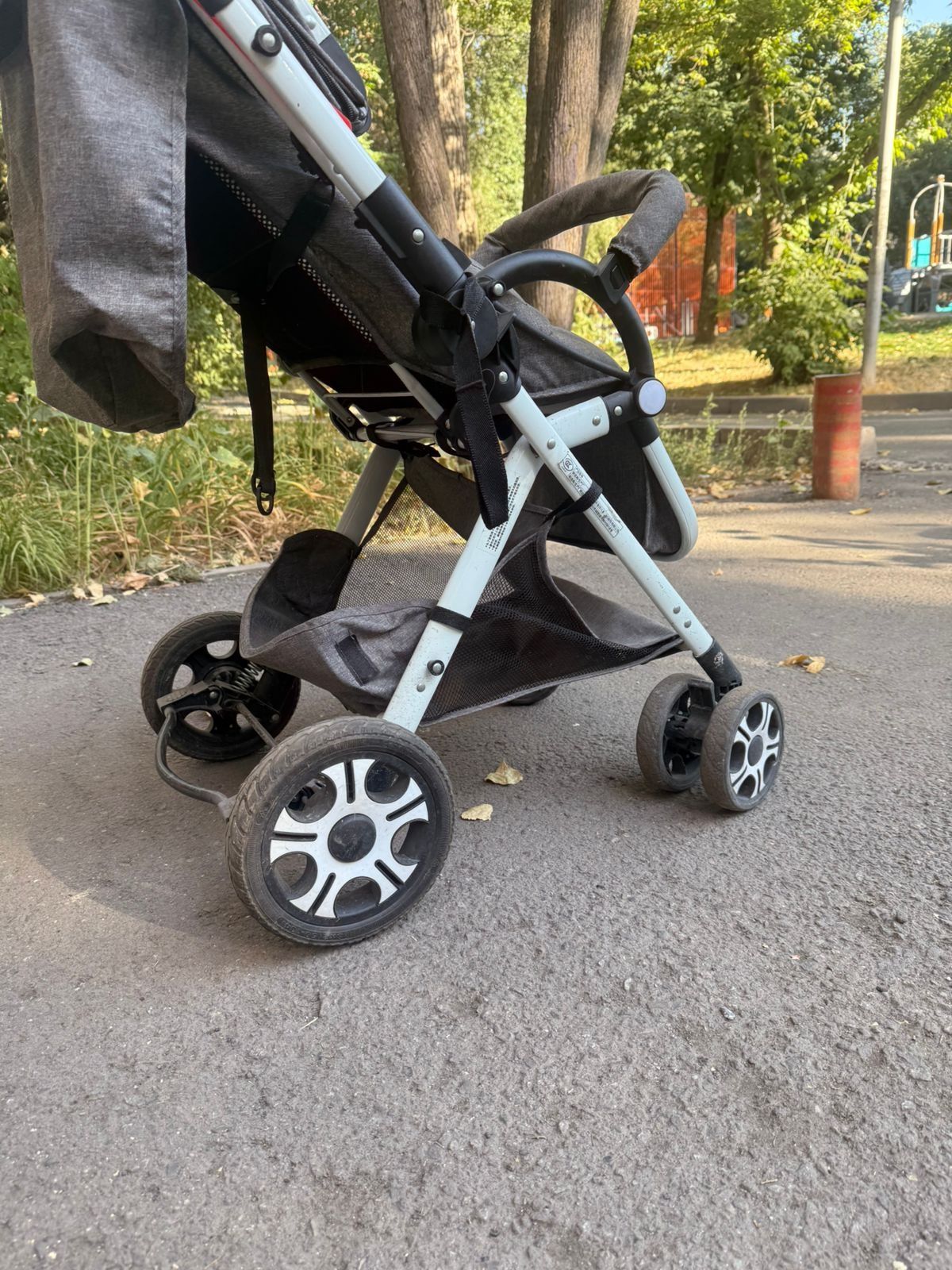 Продам детскую коляску