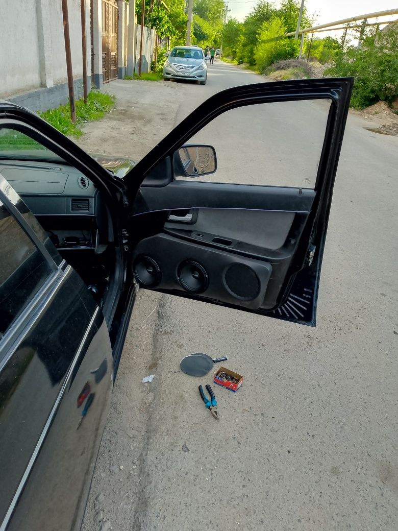 Продам полный комплект автозвука