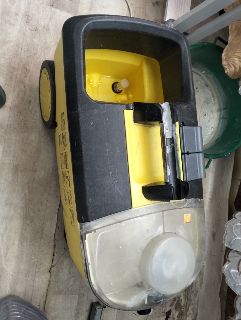 Продам, пылесос моющийся KARCHER