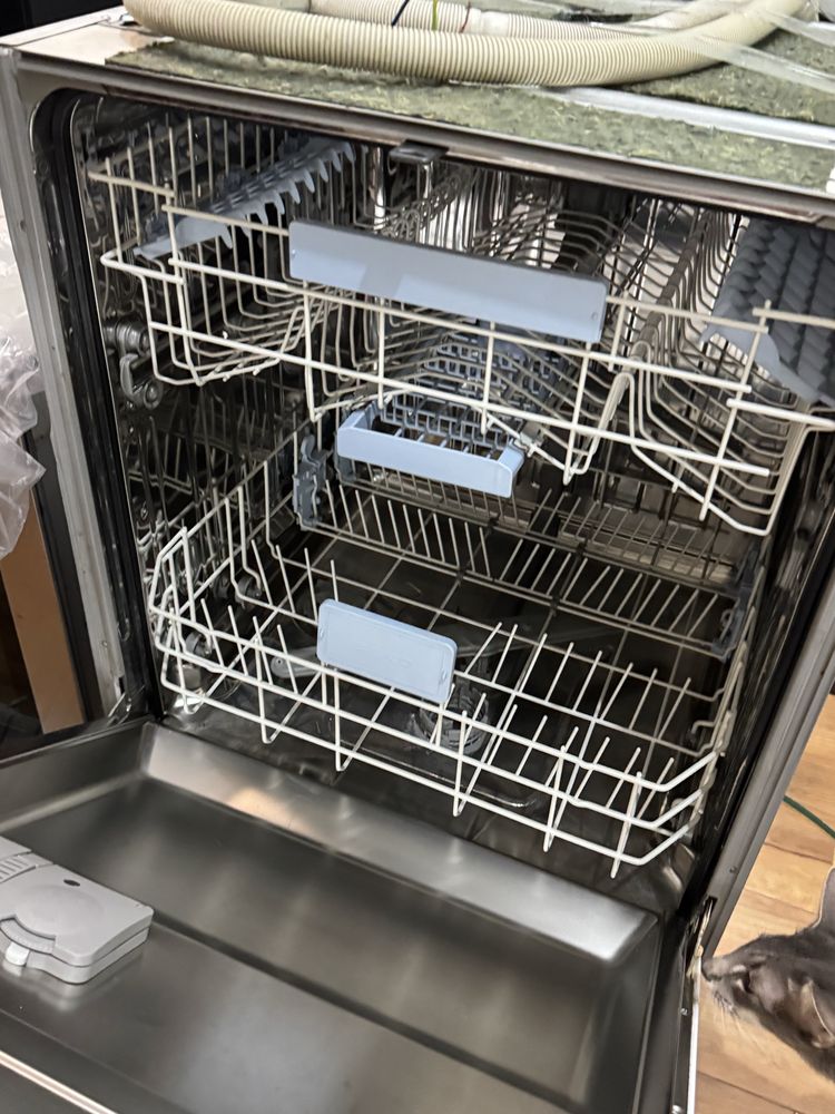 Продам Beko посудомоечную машину