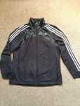 Ветровка Adidas oригинал L. Кроссовки Adidas 41 р-р.