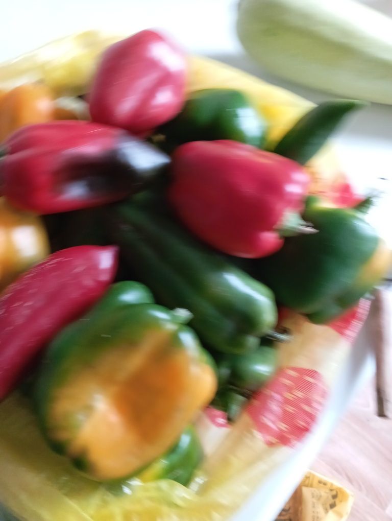 Продам домашние помидоры и перец