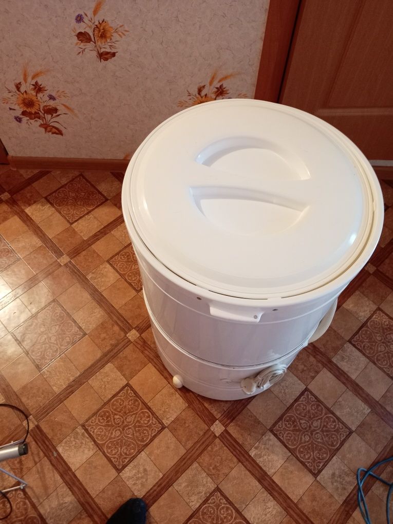 Продам  Стиральную машинку ОКА