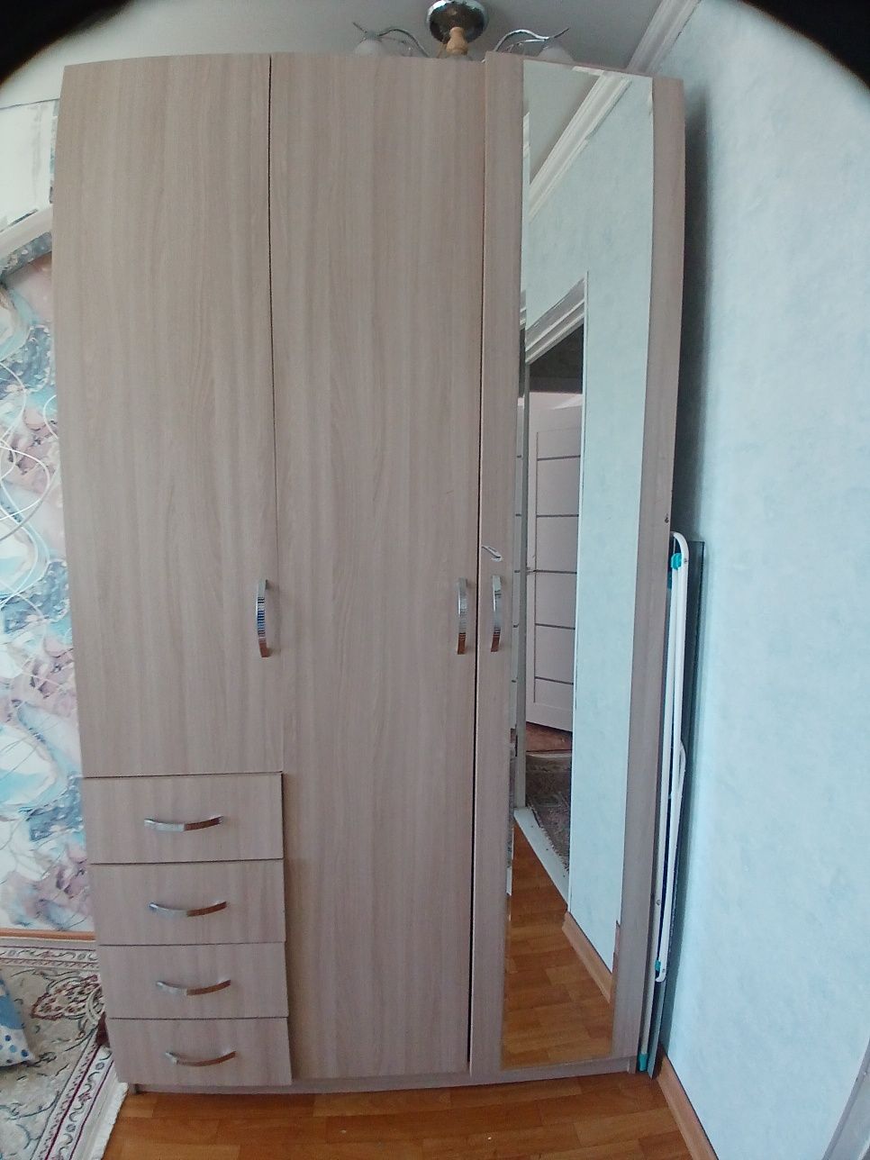 Сатылады шкаф кіре беріс ,ұзындығы 120 см
