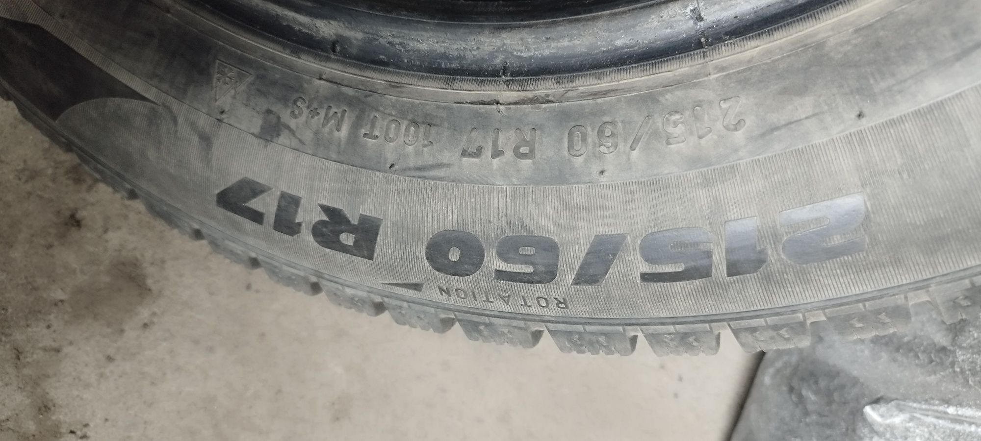 Продам зимние шины Пирелли 215/60/17