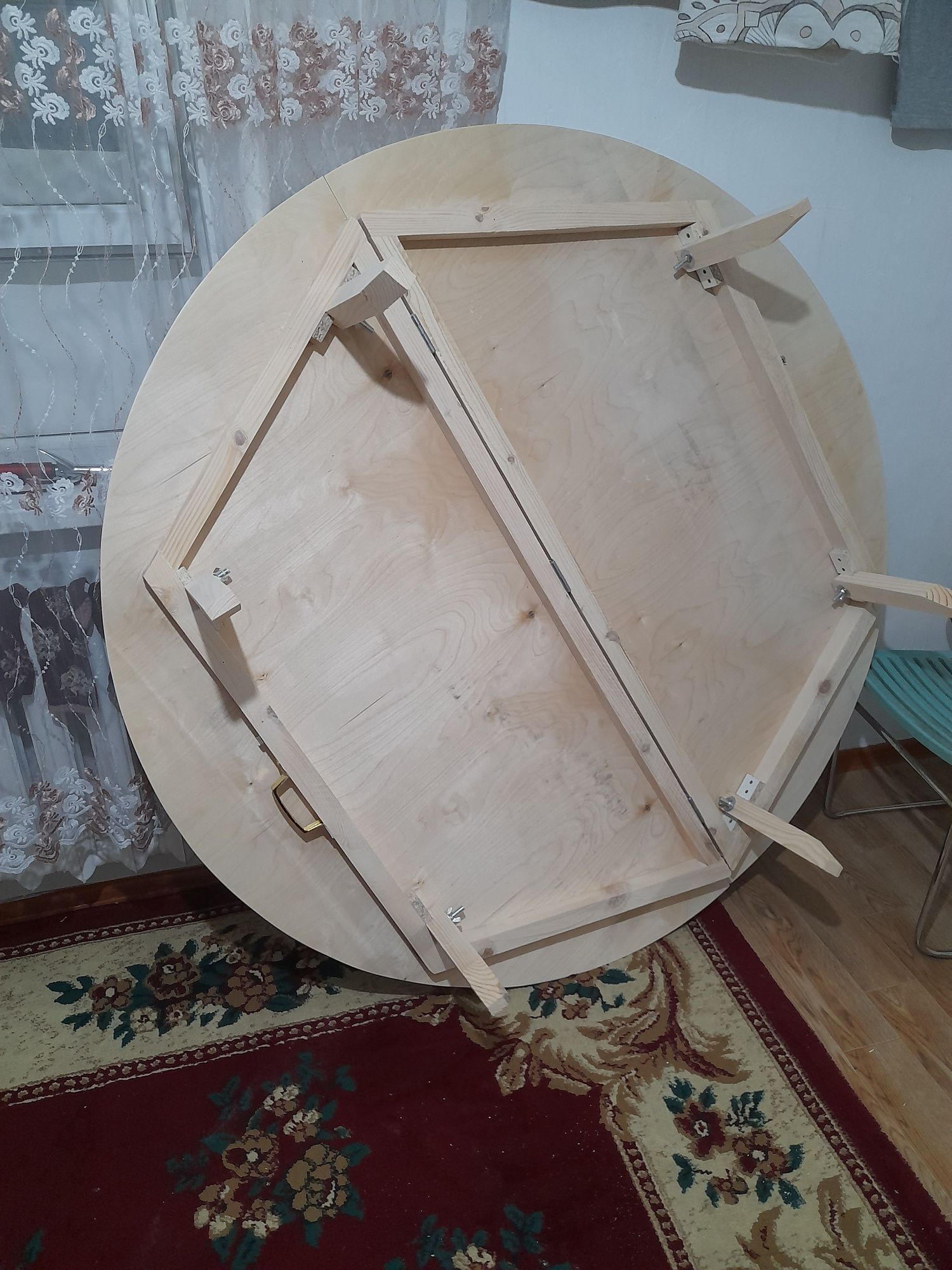 Продам, круглый жер стол